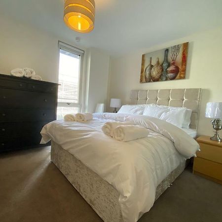 Central Milton Keynes Hub One Bedroom Secured Apartment Eksteriør billede